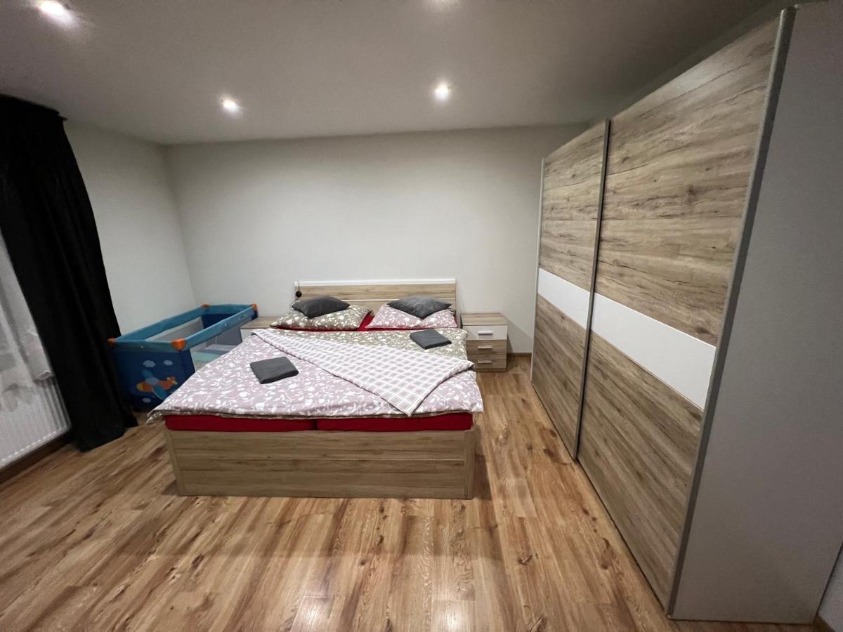 Family Apartments Mýto pod Ďumbierom Екстериор снимка