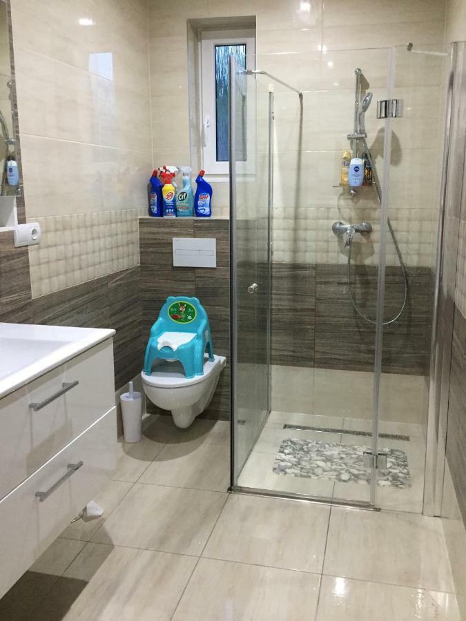 Family Apartments Mýto pod Ďumbierom Екстериор снимка